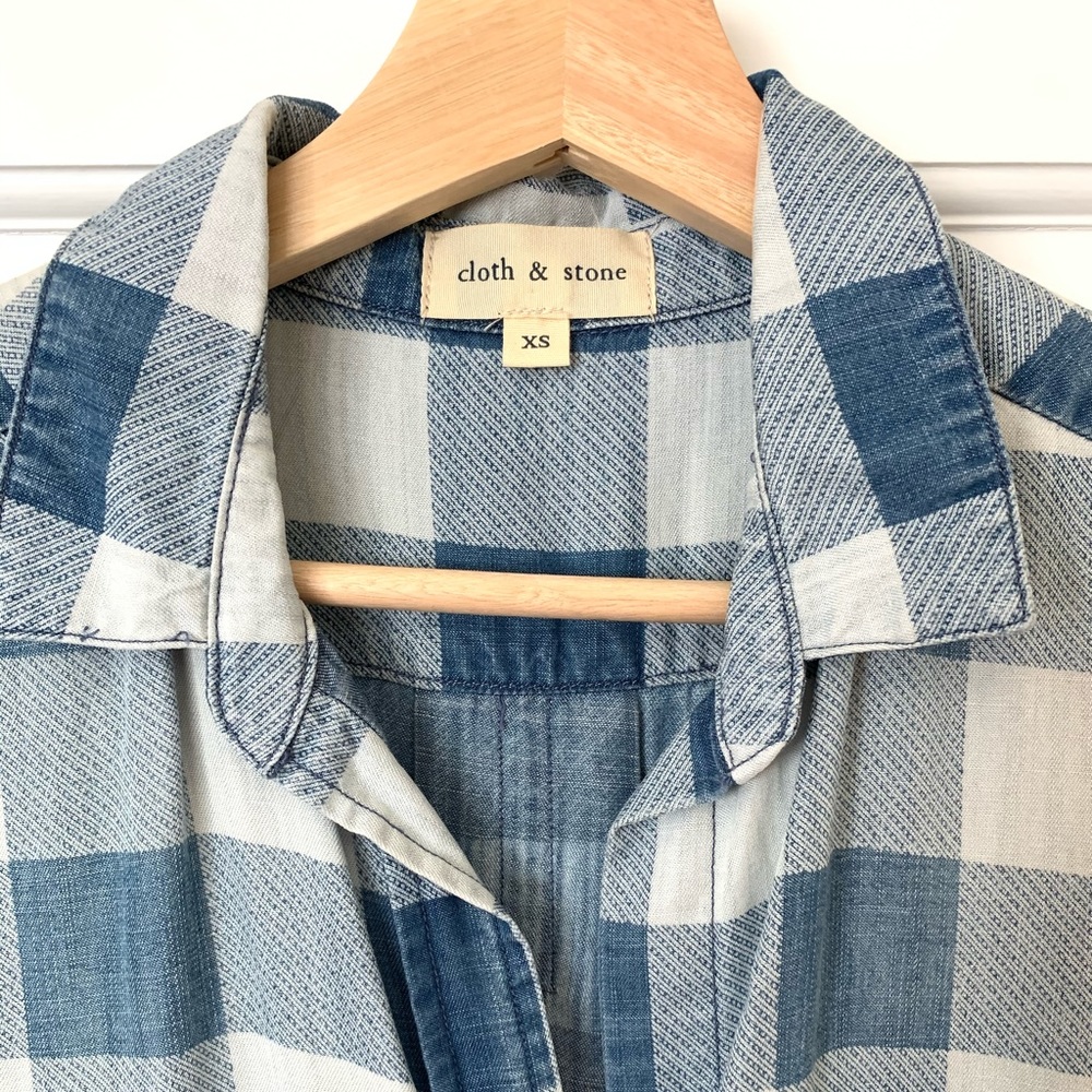 Cloth & Stone chambray top in plaid